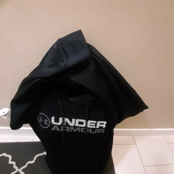 Under Armour - Picture 3 of 6